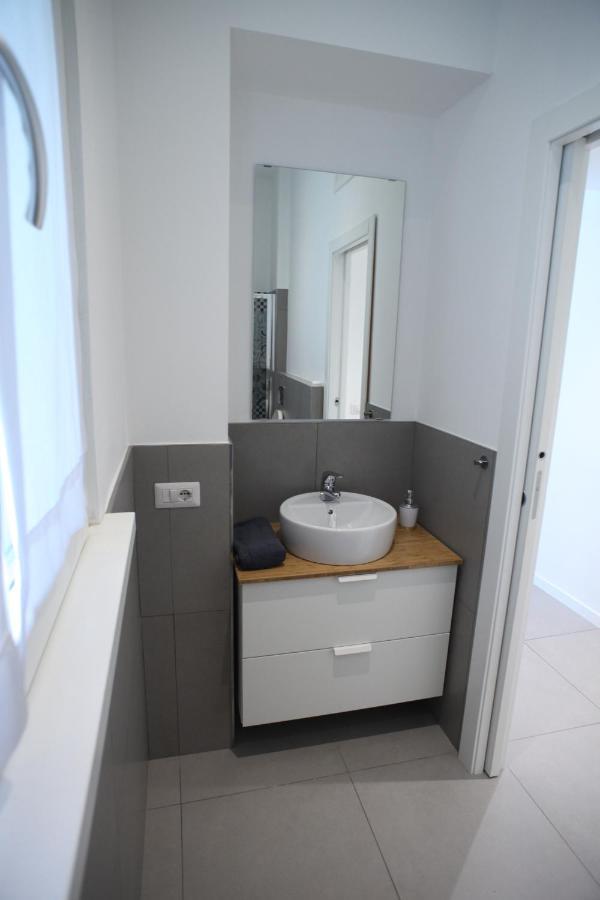 Boutique Home Duomo E Universita Bocconi Milano Ngoại thất bức ảnh
